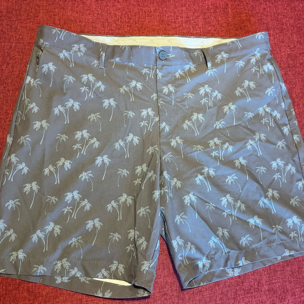 👉🏼Like New👈🏼 Tommy Bahama Chip Shot Navy Pineapple 10” Short orig. $128 SIZE 40